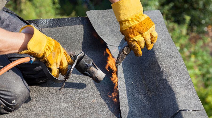 Professional residential roofers in Ellsinore, MO